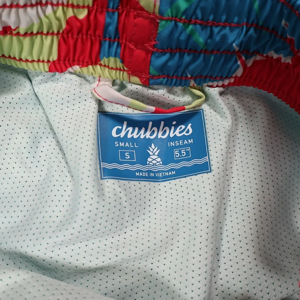 CHUBBIES Men's S Red Tropical Floral Print 5.5